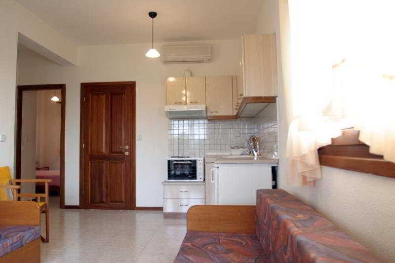Elena Apartments Nikiti  Kamer foto